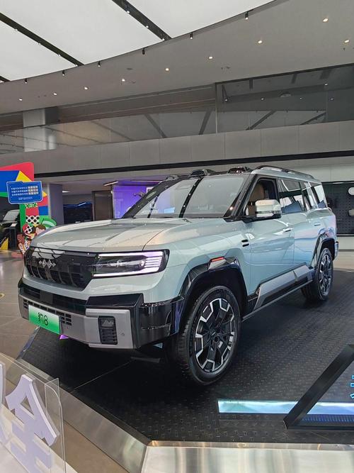 重庆75比亚迪方程豹硬派越野的爆款，英菲尼迪35周年与你共成长